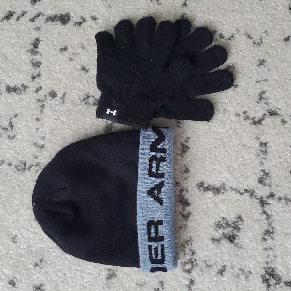 Little boys Under Armour hat/gloves